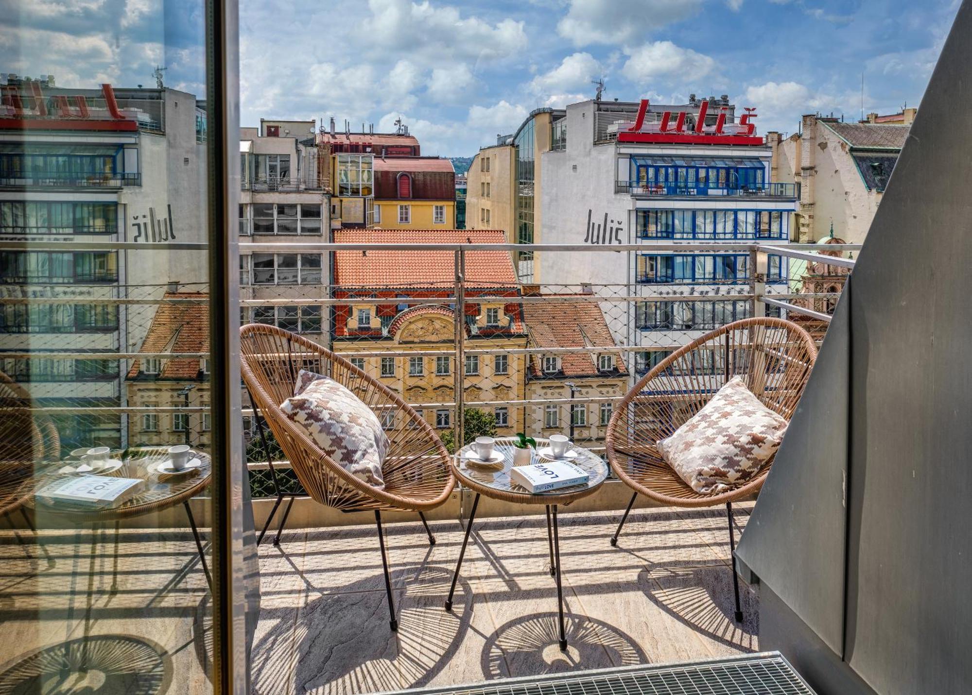Vn17 Rooftop Suites By Adrez Praga Zewnętrze zdjęcie