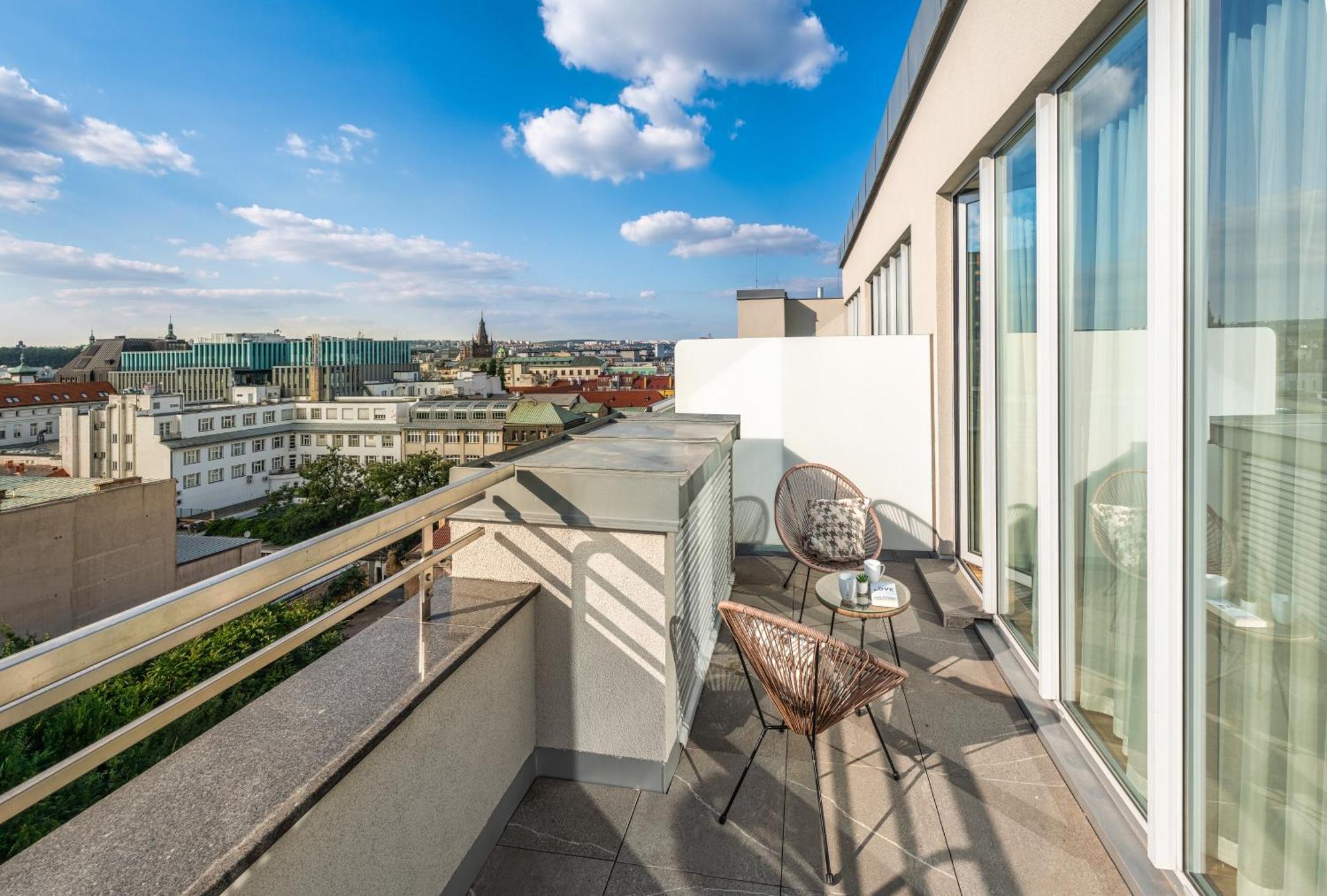 Vn17 Rooftop Suites By Adrez Praga Zewnętrze zdjęcie