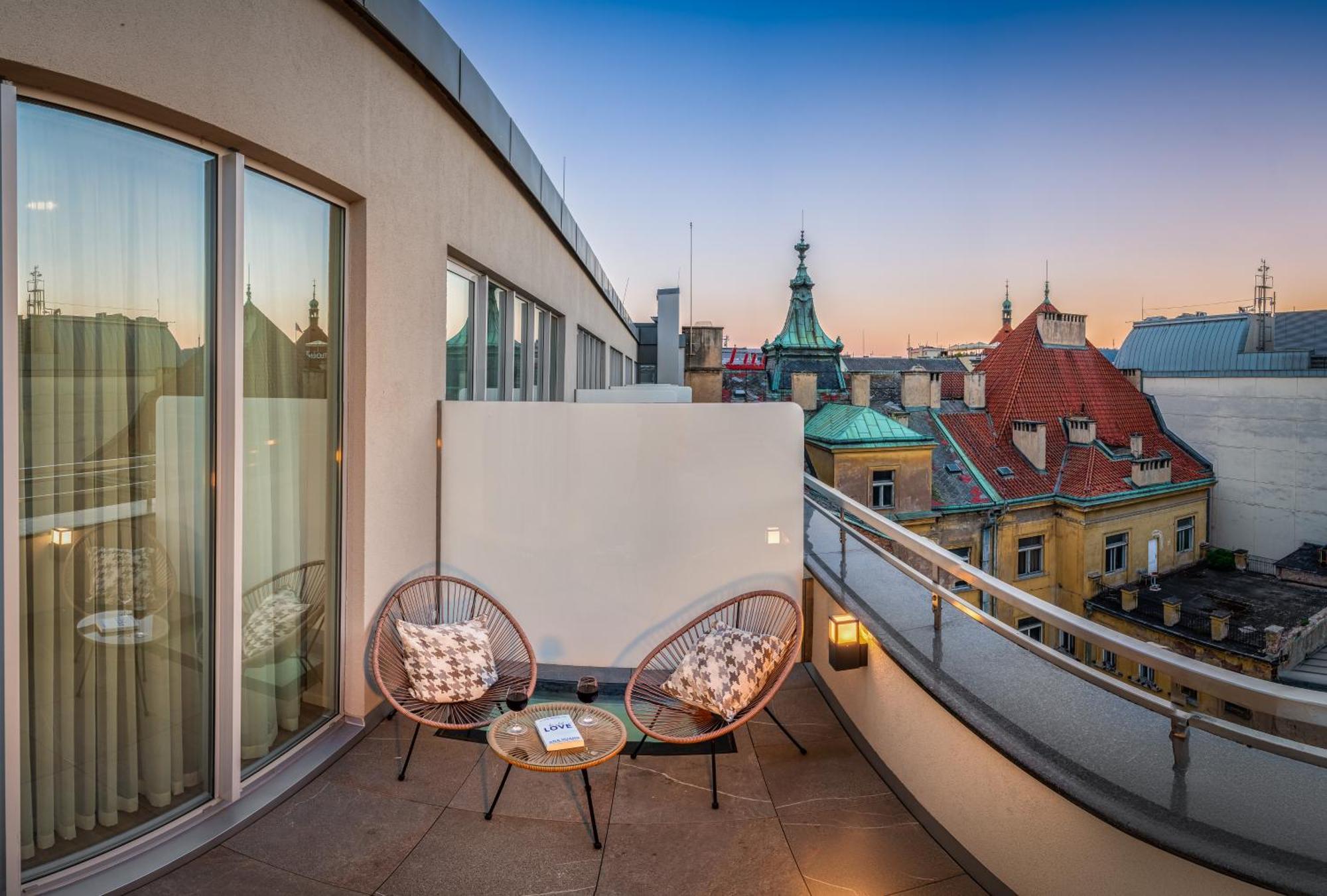 Vn17 Rooftop Suites By Adrez Praga Zewnętrze zdjęcie
