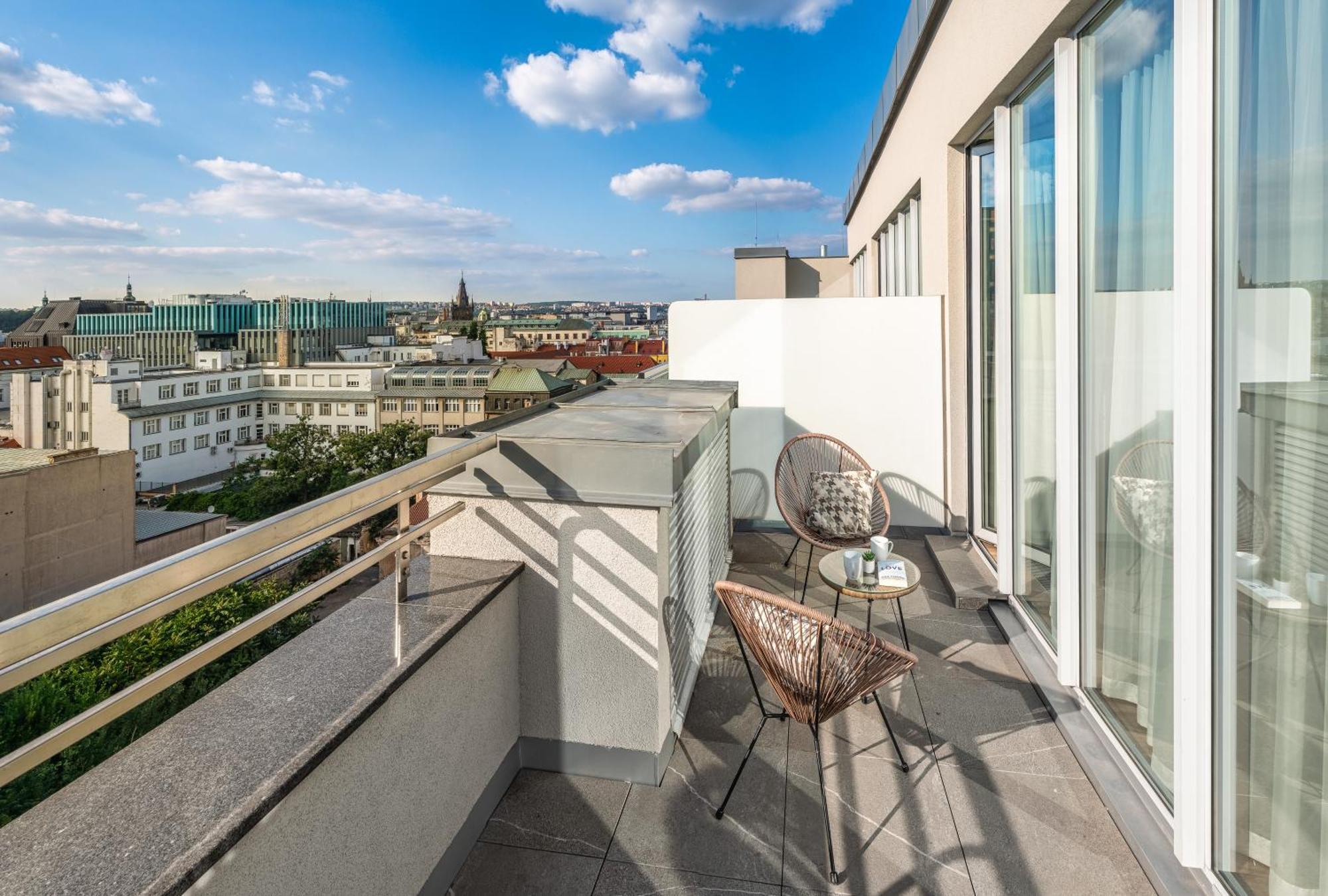 Vn17 Rooftop Suites By Adrez Praga Zewnętrze zdjęcie