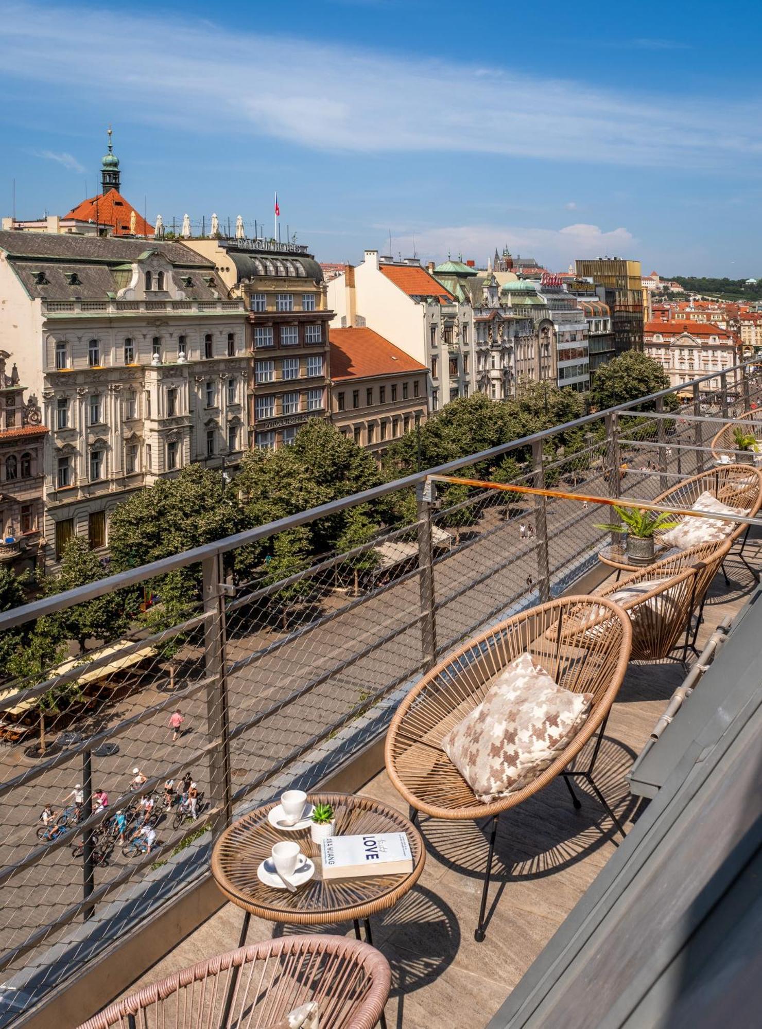 Vn17 Rooftop Suites By Adrez Praga Zewnętrze zdjęcie